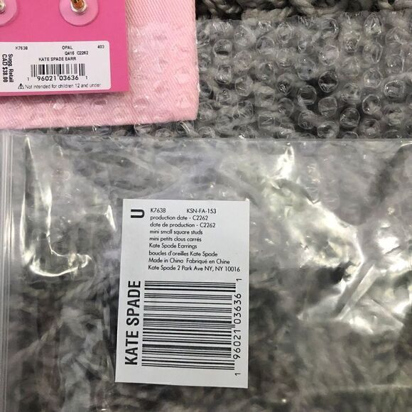 NWT kate spade new york
Mini Small Square Stud Earrings - Picture 5 of 6